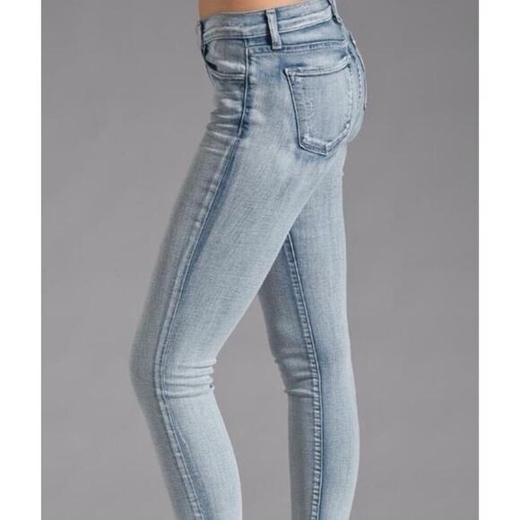 J Brand Afterlife Skinny Leg Jeans Light Wash Stretch Denim Size 26 - Picture 1 of 10